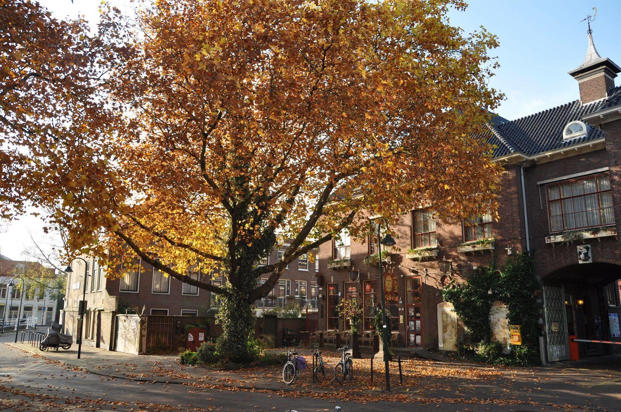 Hotel De Plataan Delft Centrum Екстериор снимка